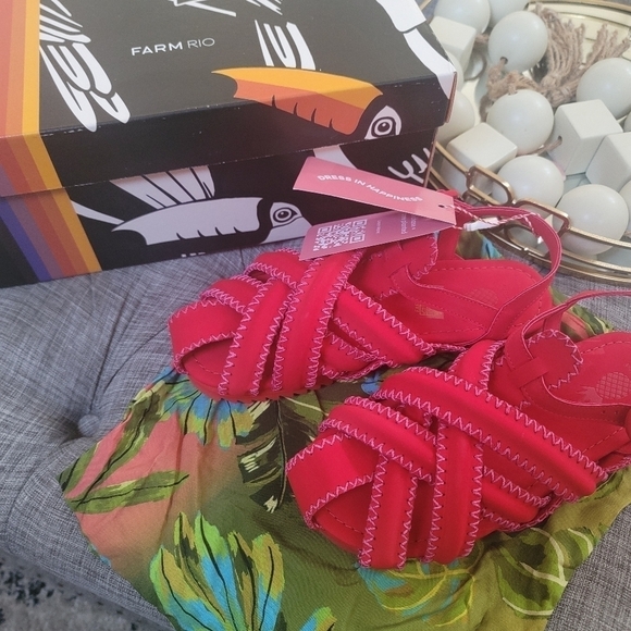 FARM RIO Red Zigzag Sandal - Picture 2 of 5